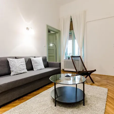 B63 2 Bedroom In Heart Of * Budapest