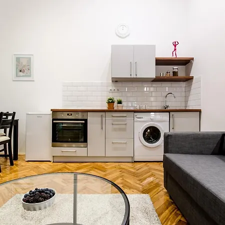 Apartment B63 2 Bedroom In Heart Of