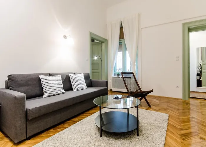 B63 2 Bedroom In Heart Of * Budapest