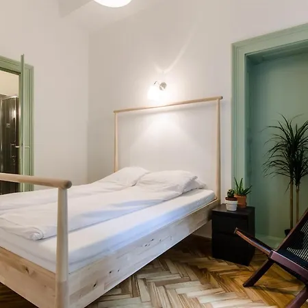 Апартаменты B63 2 Bedroom In Heart Of