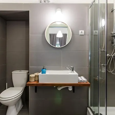 Deluxe 2 Bedroom In B63. *