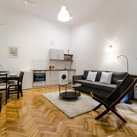 Deluxe 2 Bedroom In B63. *